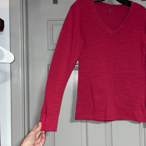 Small Top. MUST BE BUNDLED - Picture 3 of 4